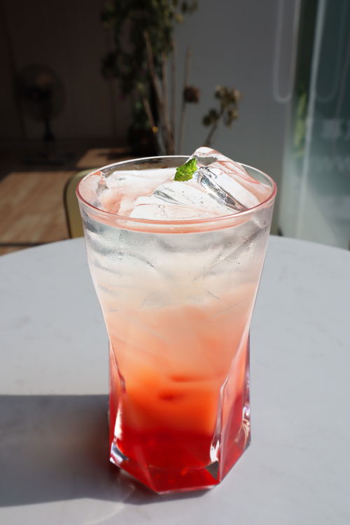 魅惑水晶 一杯饮品的梦幻蜕变